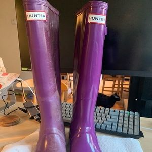 Size 7 purple hunter rain boots